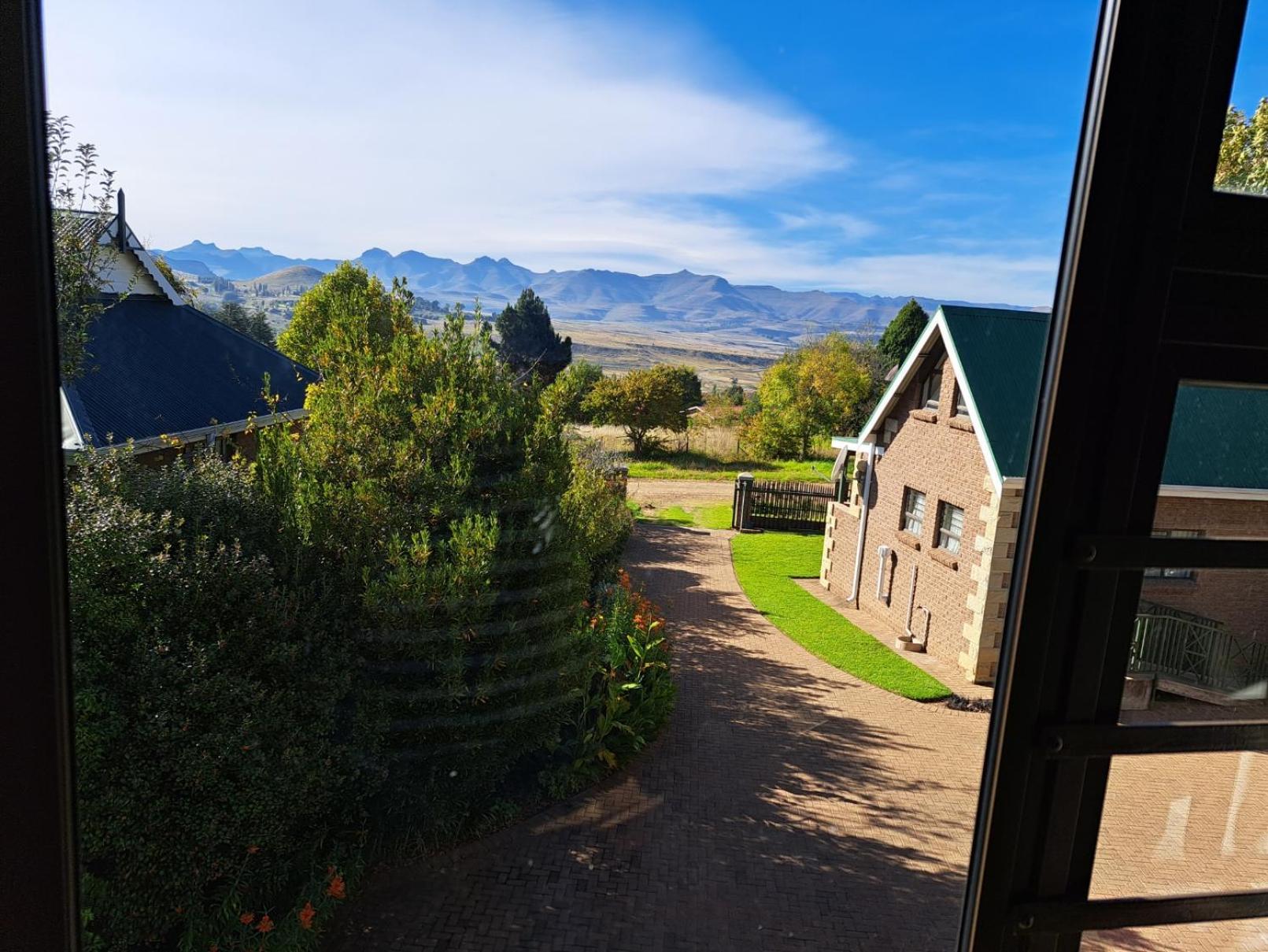 Clarens Mountain Sage Holiday House ภายนอก รูปภาพ